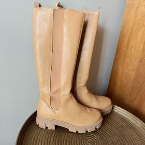 Sugar Banana Boots – Size 6.5